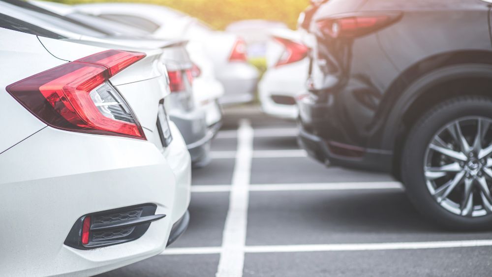 Carregamento de veículos elétricos em empresas: Como otimizar custos e gestão